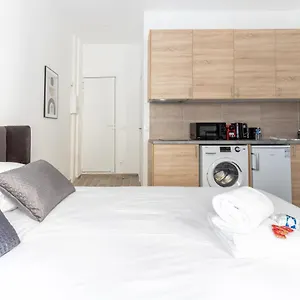 Pigalle/saint-lazare Studio Paris