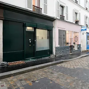 Black & White - Chic & Petit Maison- Pigalle 9eme Paris
